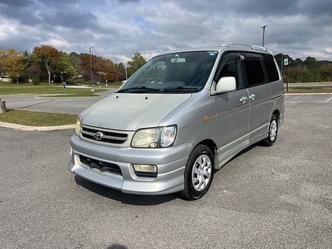 1999 Toyota Noah JDM car for sale — photo 2 of 9