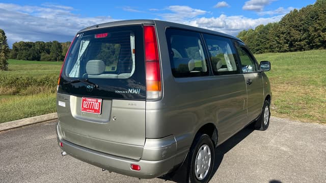 1997 Toyota Noah JDM car for sale — photo 4 of 9