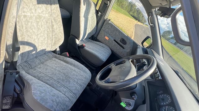 1997 Toyota Noah JDM car for sale — photo 5 of 9