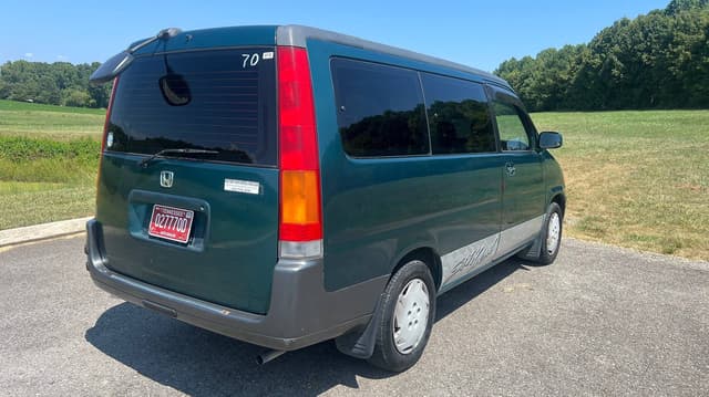 1997 Honda Stepwagon JDM car for sale — photo 4 of 9