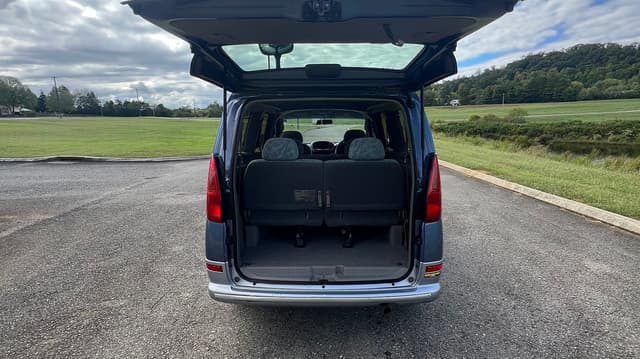 1999 Nissan Serena JDM car for sale — photo 8 of 9