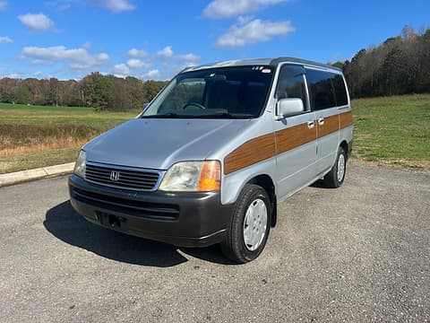 1997 Honda Stepwagon JDM car for sale — photo 2 of 9