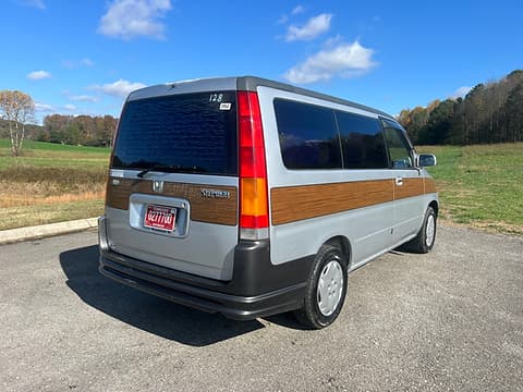 1997 Honda Stepwagon JDM car for sale — photo 4 of 9