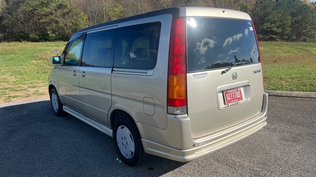 1998 Honda Stepwagon JDM car for sale — photo 4 of 9