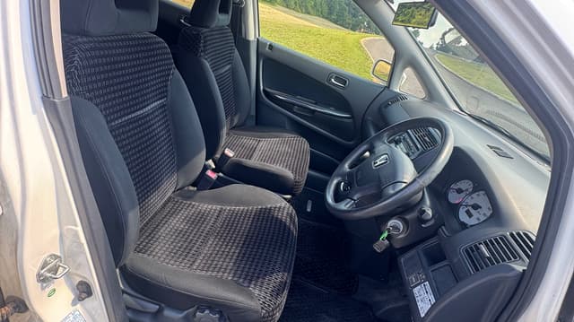 2001 Honda Stream JDM car for sale — photo 5 of 10