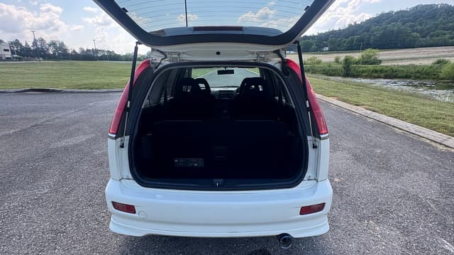 2001 Honda Stream JDM car for sale — photo 8 of 10