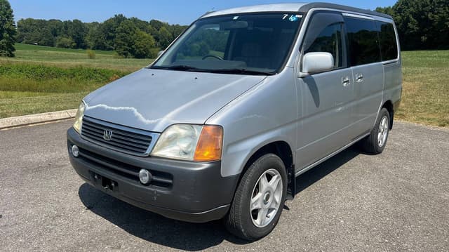 1997 Honda Stepwagon JDM car for sale — photo 2 of 9