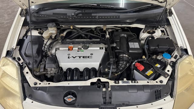 2001 Honda Stream JDM car for sale — photo 9 of 10