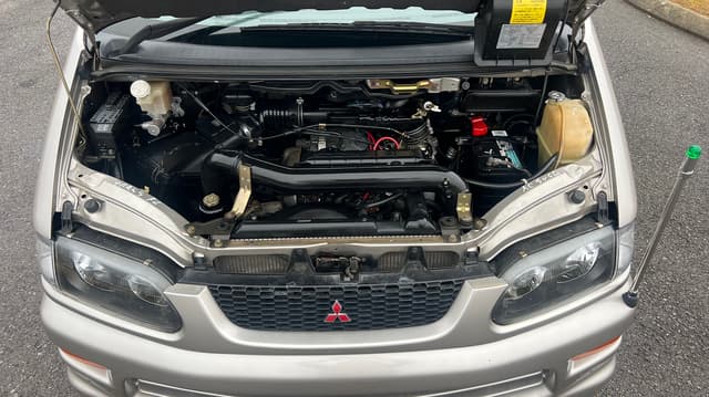 1998 Mitsubishi Delica JDM car for sale — photo 9 of 10