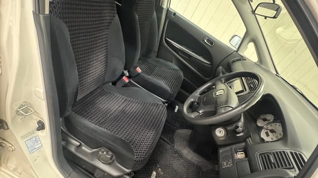 2001 Honda Stream JDM car for sale — photo 5 of 10