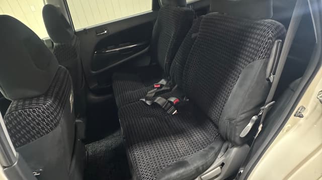 2001 Honda Stream JDM car for sale — photo 6 of 10