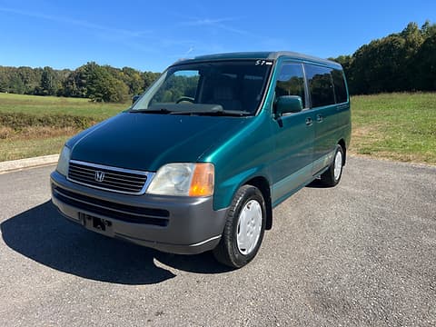 1996 Honda Stepwagon JDM car for sale — photo 2 of 9