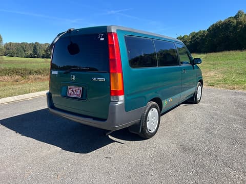 1996 Honda Stepwagon JDM car for sale — photo 4 of 9