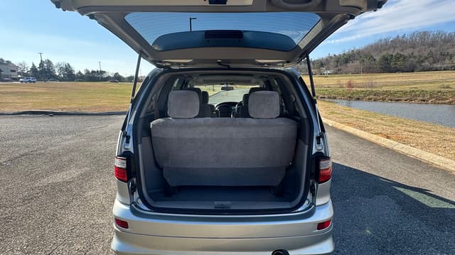 2000 Toyota Estima JDM car for sale — photo 7 of 9