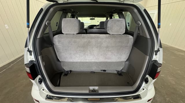 2001 Toyota Estima JDM car for sale — photo 8 of 10