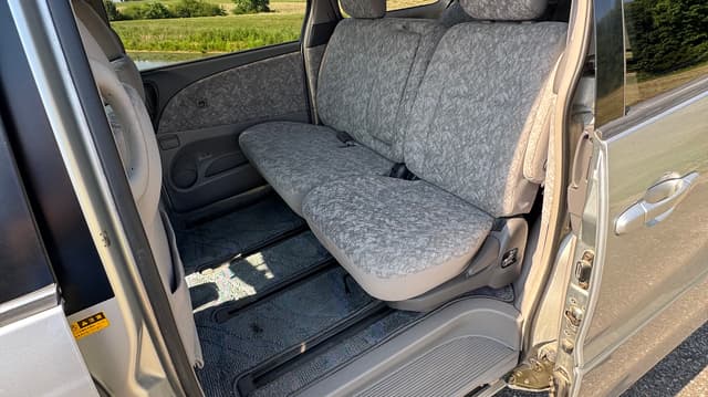 2000 Toyota Estima JDM car for sale — photo 6 of 10