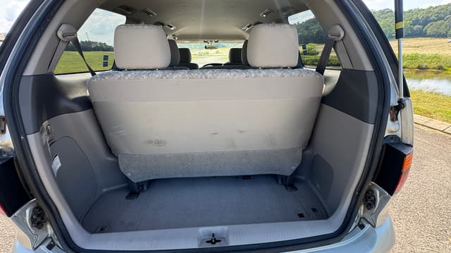 2000 Toyota Estima JDM car for sale — photo 8 of 10