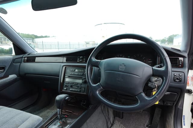 1995 Toyota Crown JDM car for sale — photo 15 of 19