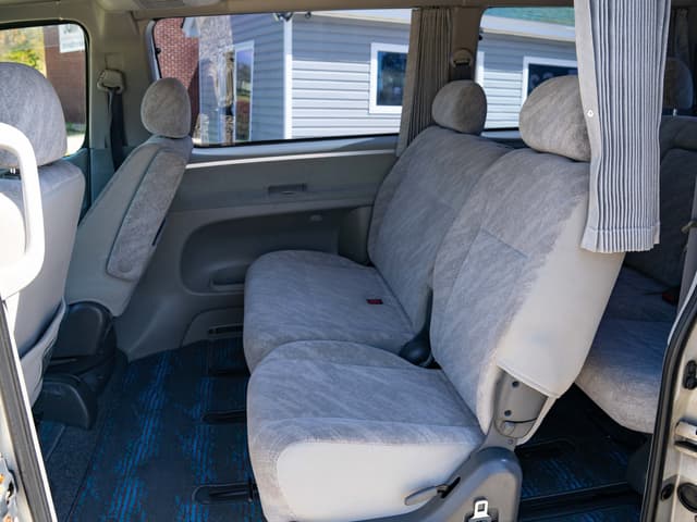 1999 Toyota Regius JDM car for sale — photo 15 of 15