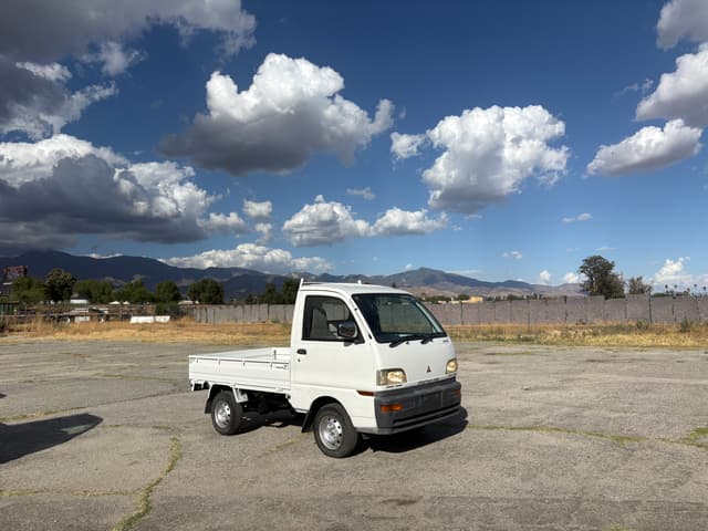 1997 Mitsubishi Minicab JDM car for sale — photo 2 of 25