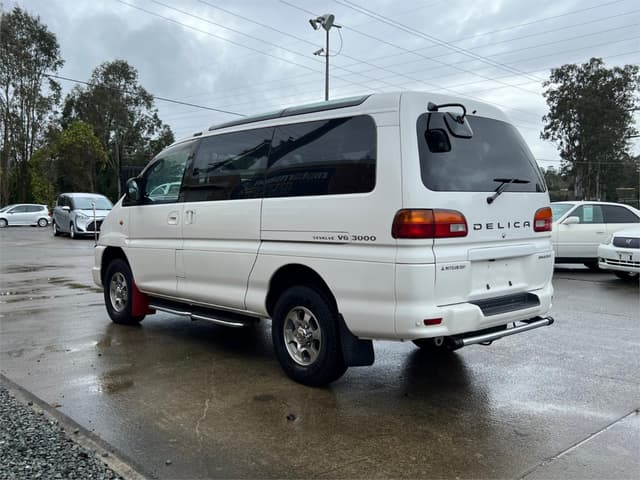2002 Mitsubishi Delica JDM car for sale — photo 8 of 16
