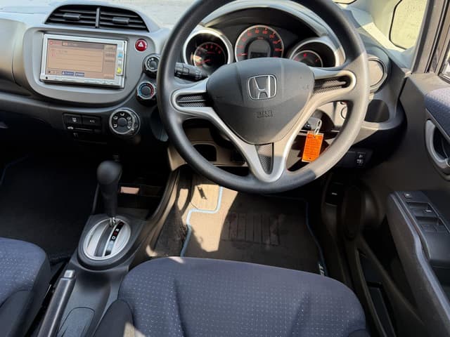 2010 Honda Fit JDM car for sale — photo 9 of 19