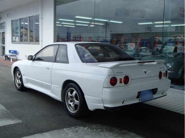 1992 Nissan Skyline JDM car for sale — photo 3 of 20