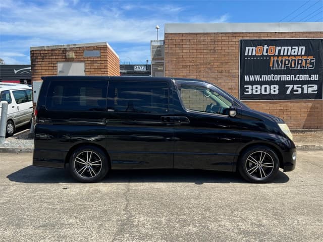 2009 Nissan Elgrand JDM car for sale — photo 5 of 16