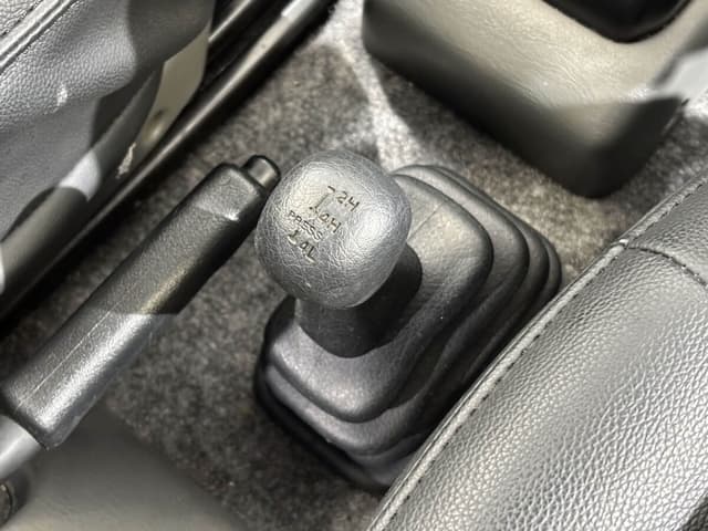2000 Suzuki Jimny JDM car for sale — photo 20 of 25
