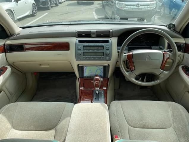 2000 Toyota Crown JDM car for sale — photo 24 of 25