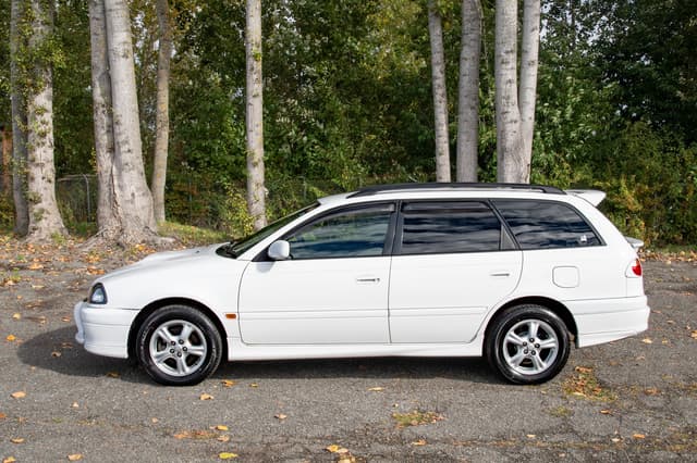 1999 Toyota Caldina JDM car for sale — photo 3 of 12