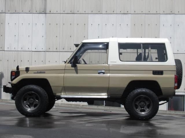 1995 Toyota Land Cruiser JDM car for sale — photo 2 of 9