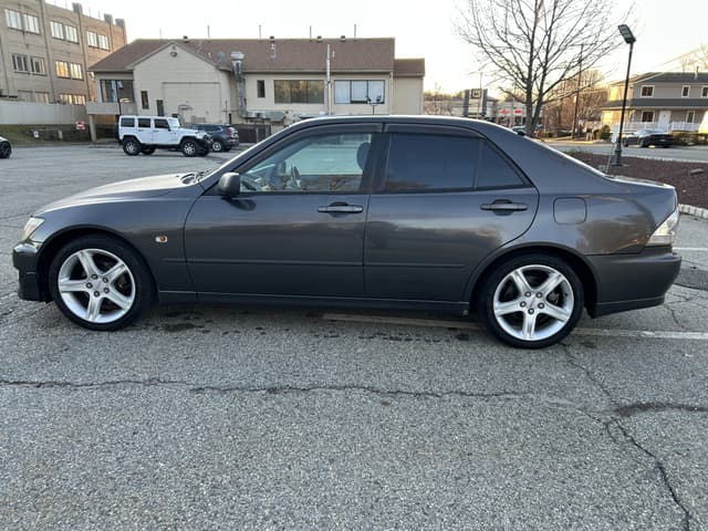 1998 Toyota Altezza JDM car for sale — photo 9 of 25