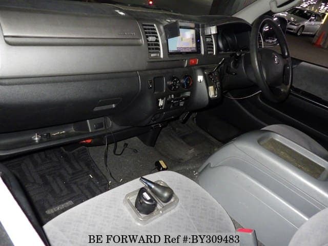 2009 Toyota HiAce JDM car for sale — photo 3 of 6