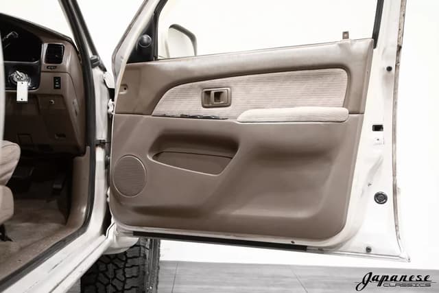 1998 Toyota Hilux Surf JDM car for sale — photo 20 of 25