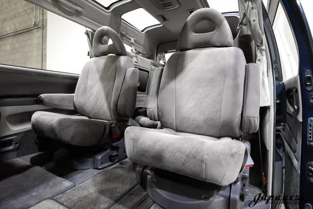 1994 Mitsubishi Delica JDM car for sale — photo 17 of 25