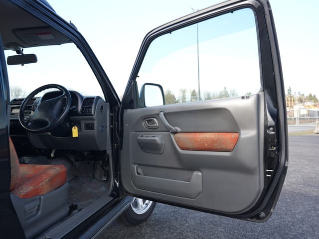 1999 Suzuki Jimny JDM car for sale — photo 10 of 19
