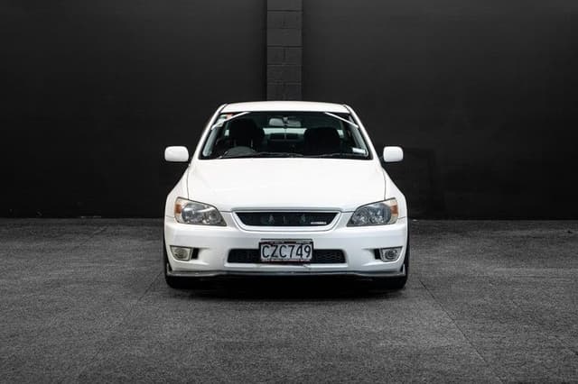 2001 Toyota Altezza JDM car for sale — photo 10 of 19