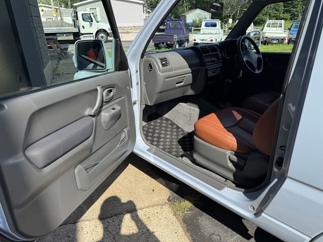 2001 Suzuki Jimny JDM car for sale — photo 25 of 25