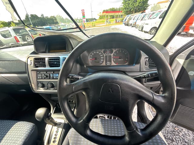2000 Mitsubishi Pajero JDM car for sale — photo 4 of 12