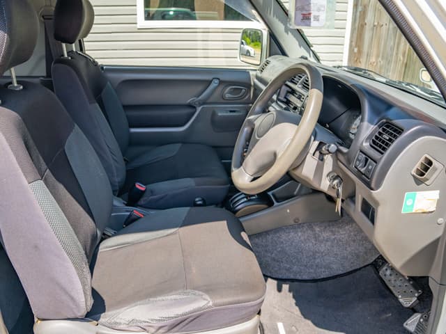 2000 Suzuki Jimny JDM car for sale — photo 8 of 11