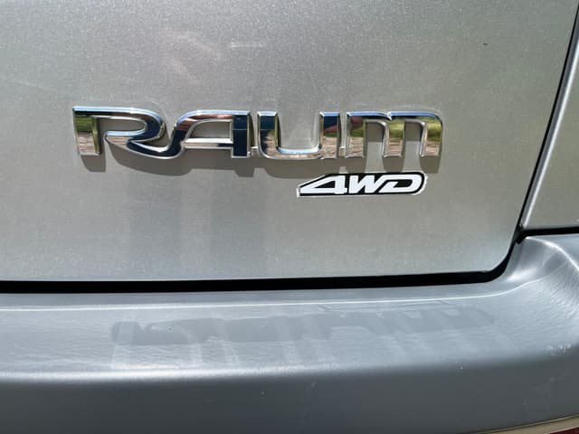 1998 Toyota Raum JDM car for sale — photo 10 of 18