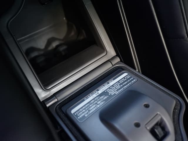 2007 Toyota Majesta JDM car for sale — photo 13 of 20