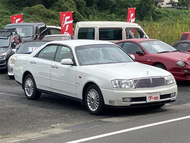 2000 Nissan Gloria JDM car for sale — photo 2 of 5
