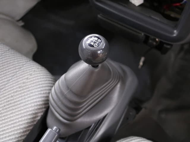 1995 Daihatsu Hijet JDM car for sale — photo 13 of 25