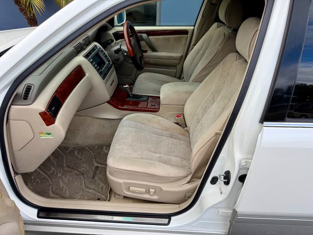 1999 Toyota Crown JDM car for sale — photo 18 of 21