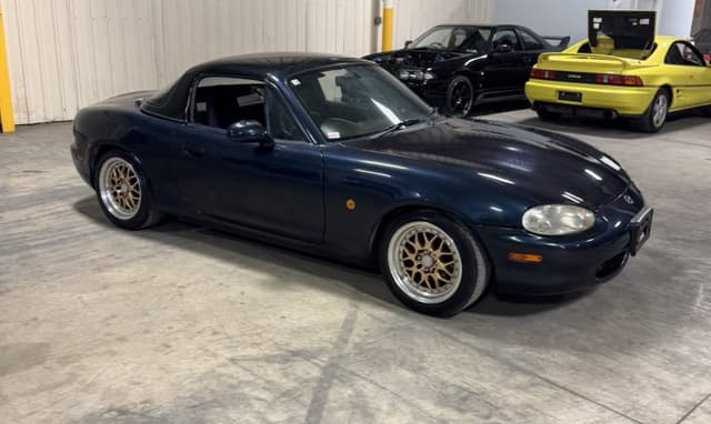 1998 Mazda Roadster (Eunos Roadster / MX-5) JDM car for sale — photo 4 of 25