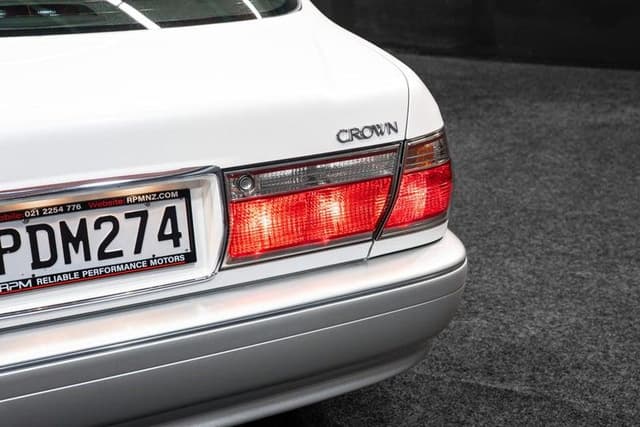 2000 Toyota Crown JDM car for sale — photo 3 of 20