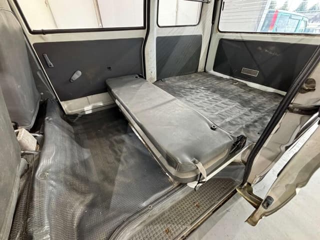 1993 Mitsubishi Minicab JDM car for sale — photo 16 of 25