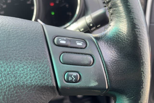 2009 Toyota Harrier JDM car for sale — photo 20 of 25
